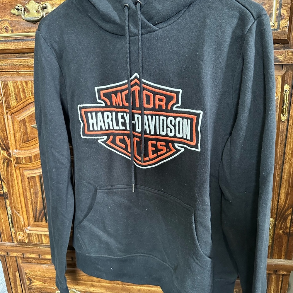 Harley-Davidson Black Sweatshirt with Iconic Logo